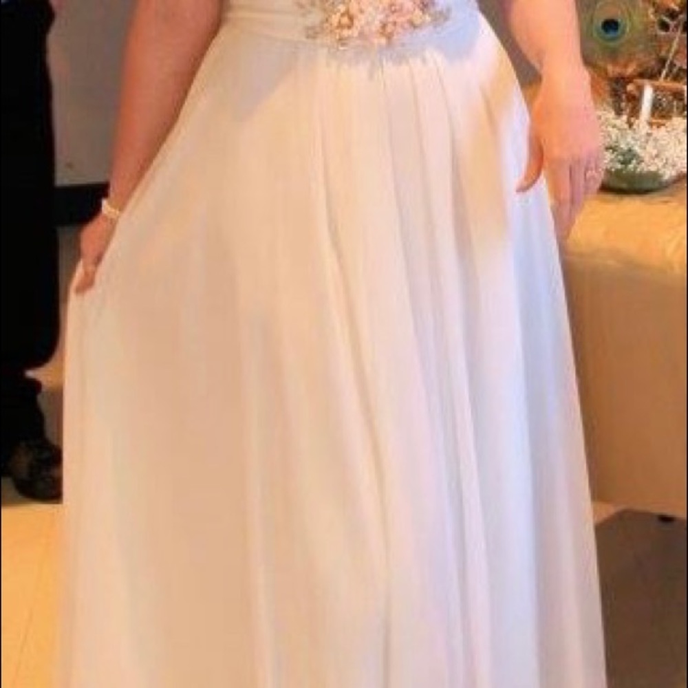 Wedding dress - Picture 6 of 9